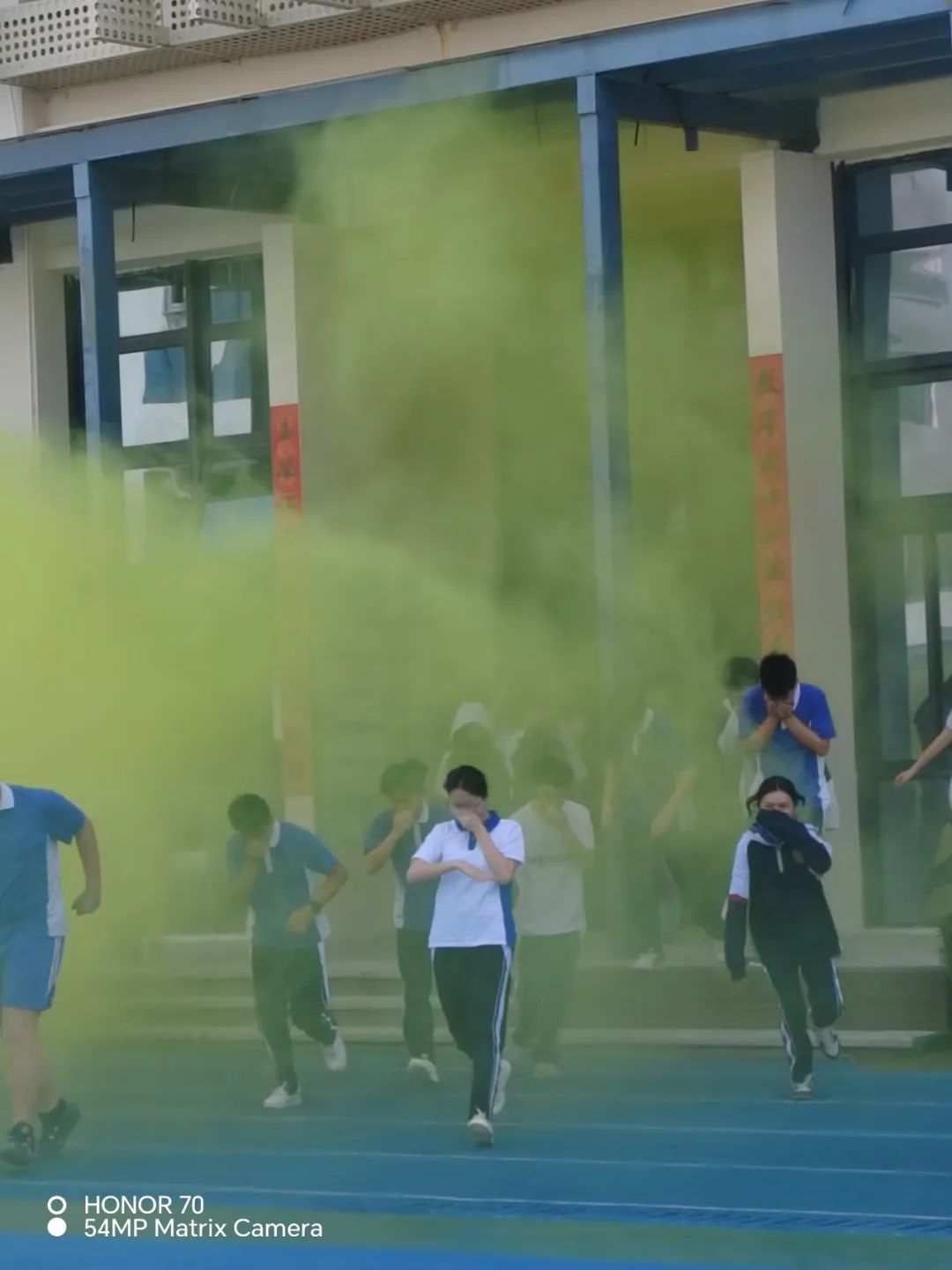 坪山中新中学的学费