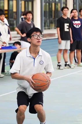 中新中学是公立还是私立